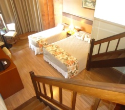 Четырёхместный люкс Дуплекс в Hotel Serra Nevada