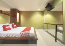 Номер Deluxe в OYO 75382 Chonburi Hotel