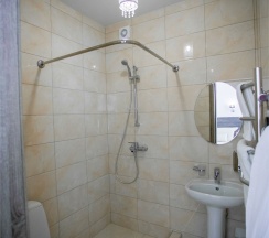 Улучшенный двухместный номер с кроватью "King-size" и балконом в Hotel La V