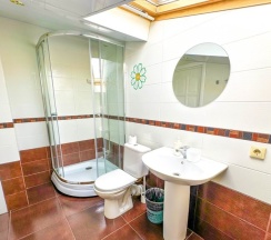 Семейный мансардный номер с двухярусной кроватью в Galla