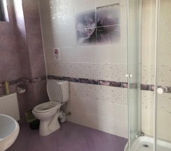 Коттедж с бассейном в Казачка