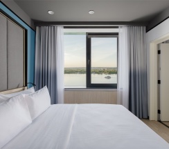 Люкс с видом на Каму в Hampton by Hilton