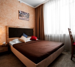 Стандарт с 1 двуспальной кроватью в House city