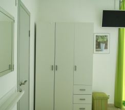 Четырехместный номер со своим сан. узлом в Sunny Sochi Hostel