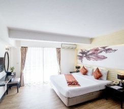 Двухместный номер Resort Wing A Superior двуспальная кровать в Seabreeze Jomtien Resort