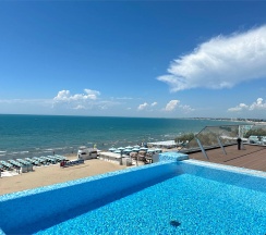 Трехкомнатные Апартаменты с бассейном и видом на море в Grand hotel Anapa