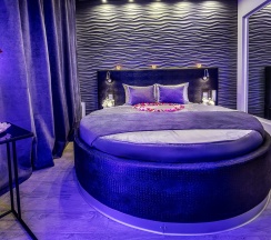 Номер улучшенный с 1 двуспальной кроватью в Алекс