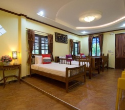 Двухместный номер Superior с видом на сад двуспальная кровать в Bueng Bua Thong Resort