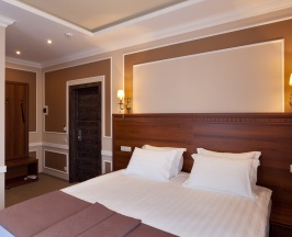 Первая категория (Стандарт с одной двуспальной или двумя односпальными кроватями) в Chocolatier