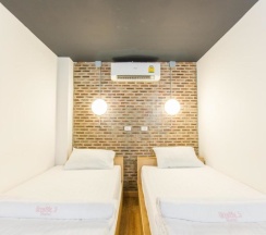 Двухместный номер Standard 2 отдельные кровати в Give Me 5 Hostel