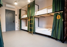 Кровать в 12-местном номере с общей ванной комнатой (только для взрослых) в Guten Duck Moscow