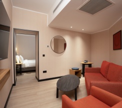 Двухместный люкс двуспальная кровать в Отель Ramada Encore by Wyndham Tashkent