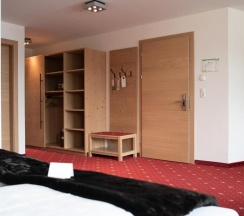 Двухместный номер Superior двуспальная кровать в Alpenhotel Enzian