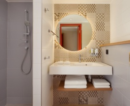 Семейный номер с межкомнатной дверью в Hampton by Hilton Moscow Rogozhsky Val