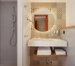 Семейный номер с межкомнатной дверью в Hampton by Hilton Moscow Rogozhsky Val