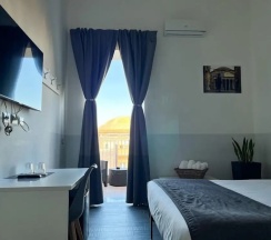 Двухместный номер Standard с балконом двуспальная кровать в Arch Rome Suites