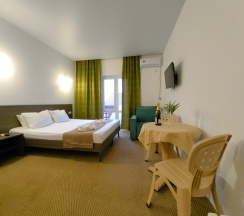 Трехместный номер в Белое солнце