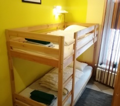 Кровать в общем номере (мужской номер) в Пионер