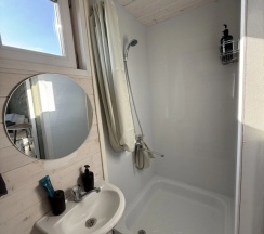 Коттедж c 1 комнатой в Южный Берег