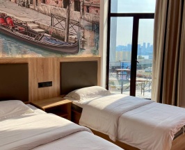 2-местный номер стандарт улучшенный с 2 односпальными кроватями в Holiday hotel