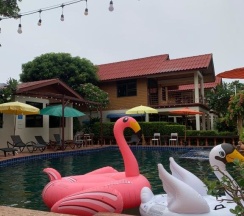 Коттедж с 2 комнатами в Avila Resort