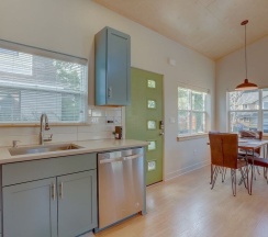 Коттедж в Brand New Modern Mod Pod Home With Private Yard by Redawning