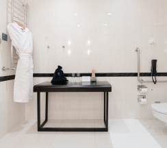 Номер Superior, вид на горы - для людей с ограниченными возможностями в Новотель Резорт и спа Красная Поляна