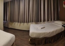 Трёхместный номер Deluxe в Kim Korner Hotel