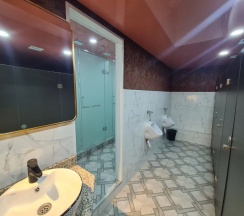 Кровать в общем номере без окна в Grand Erbil Hotel