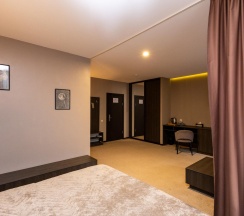 Номер люкс с 1 двуспальной кроватью и балконом в Moon