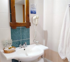 Номер "Джуниор Сюит" в Золотой пляж