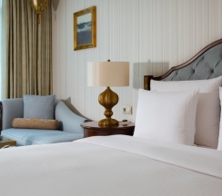 Двухместный номер Deluxe с видом на город двуспальная кровать в Rixos Almaty
