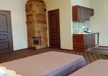 Апартаменты с просторной спальней, обеденной зоной и балконом в My Favourite Garden Hotel