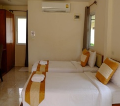 Двухместное бунгало с балконом 2 отдельные кровати в Fah Talay Resort