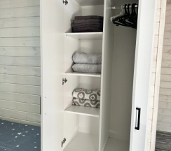 Шестиместные апартаменты с 3 комнатами с балконом в Якорь