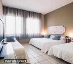 Четырёхместный номер Standard в Hotel Ariston