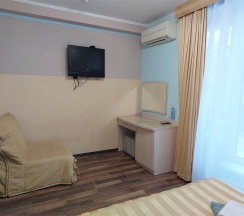 Стандарт трёхместный с балконом в Синее море