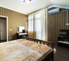 Стандартный улучшенный номер в Hotel X.O.