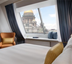 Люкс с видом на Исаакиевский собор в Renartiss Isaakiy St. Petersburg hotel