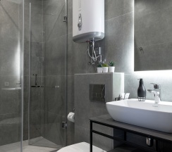  номер DELUXE с кроватью размера "king-size" в Breezko hotel