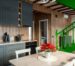 Коттедж Дуплекс с балконом и с красивым видом из окна в Заречье