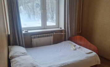Четырехместный номер с 1 двуспальной или 2 односпальными кроватями в Маяк