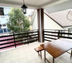 Четырёхместный номер Classic с балконом в Ольга