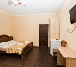 3х местный номер с балконом в Dream House