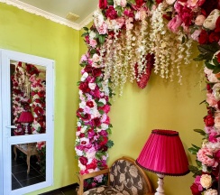 Кровать в 3-местном общем женском номере Фрида в Дом Радости