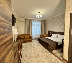 Делюкс в Петровский