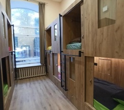 Мужской номер капсульный в Rooms hostel