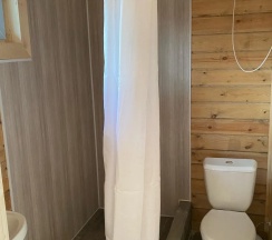 Четырёхместный номер Superior с балконом в Дача