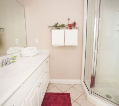 Коттедж с 2 комнатами с видом на море в Summer Towne Cottages By Panhandle Getaways