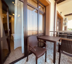 Двухместный номер с балконом вид во двор в Roza vetrov